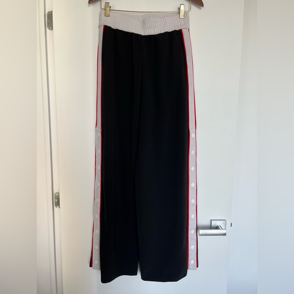 Kendall + Kylie Snap Track Pant - Picture 8 of 11